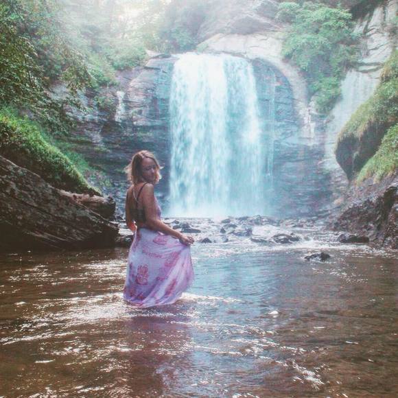 Meet your Posher, Angie - Picture 1 of 1